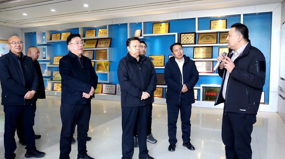 青海省海北州副州長(zhǎng)尕瑪才仁一行到甘肅前進(jìn)集團(tuán)考察
