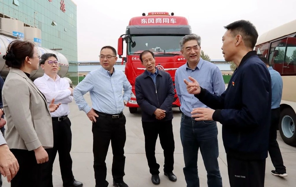 浙江省舟山市人大常委會副主任方敏一行到甘肅前進(jìn)集團(tuán)考察