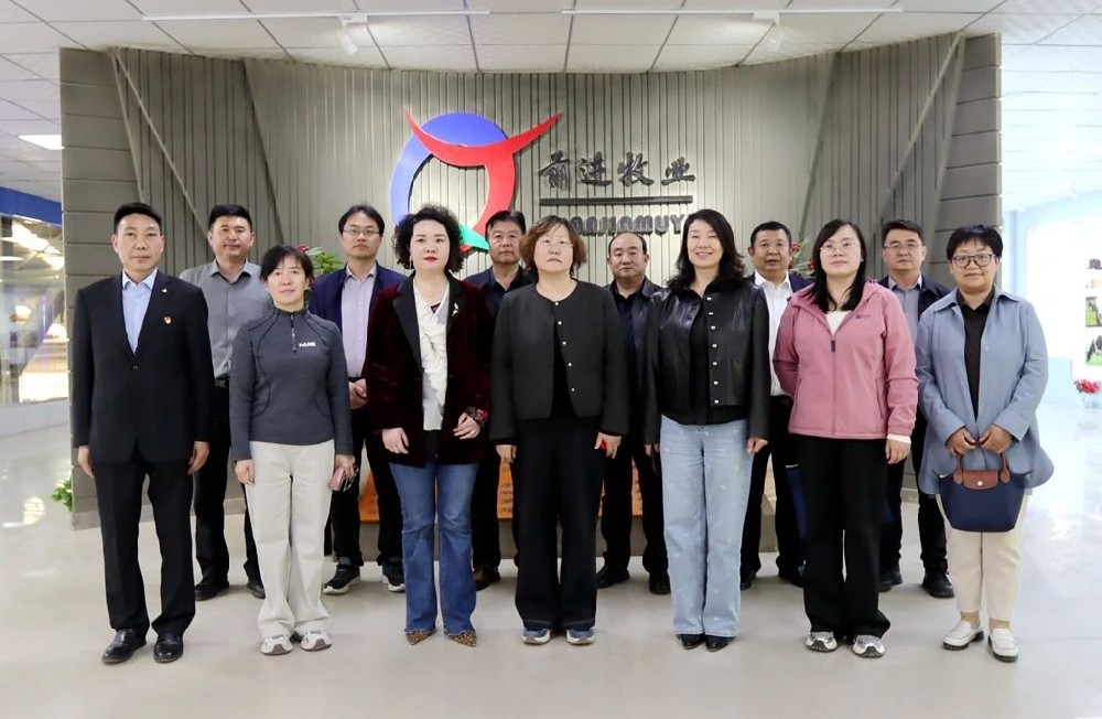 全市教育系統(tǒng)到甘肅前進集團考察學(xué)生奶源基地