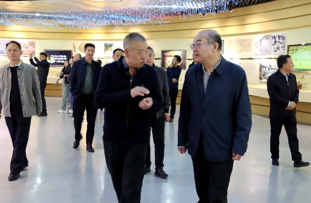 李仕寶一行到前進農(nóng)業(yè)農(nóng)村實用人才培訓(xùn)基地調(diào)研