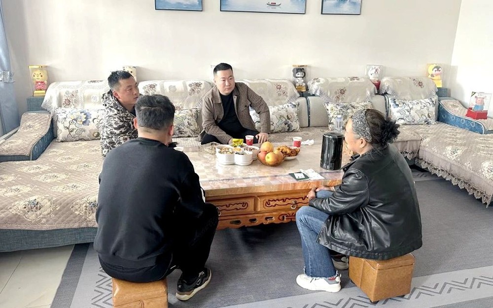 家訪送真情，關(guān)懷暖人心